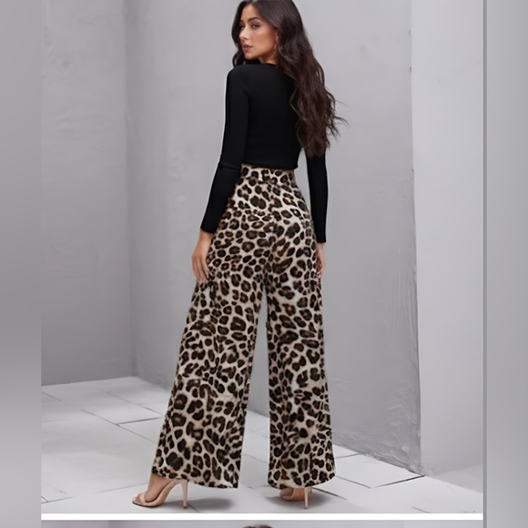 High Waist Leopard Wide Leg Pants - Picture 4 of 9